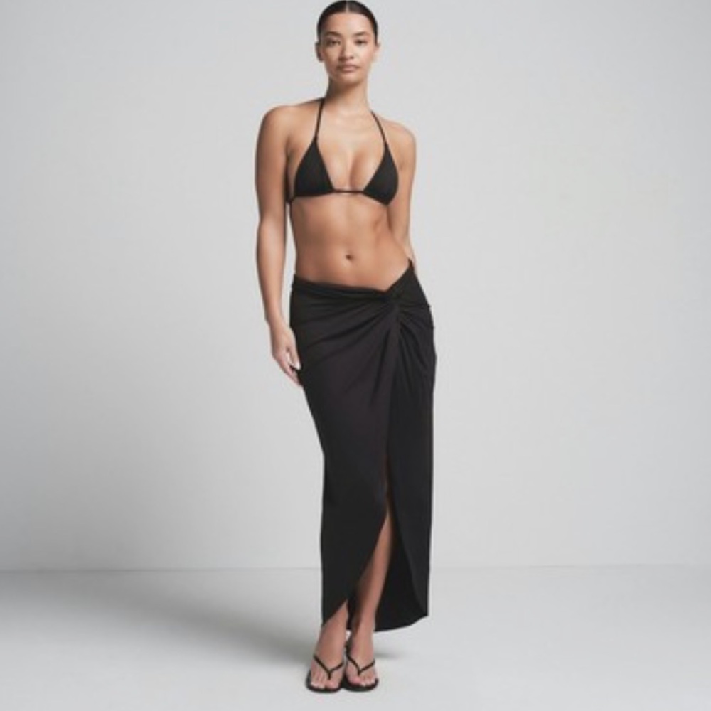 New! SKIMS Black Skirt Sz M Sarong ONYX Coverup for Swimsuit Maxi Skirt